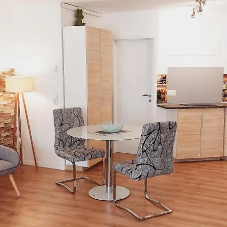 Appartement Modernes Souterrain Black Forest Mit Separatem Eingang Und Kfz-stellplatz Bad Dürrheim